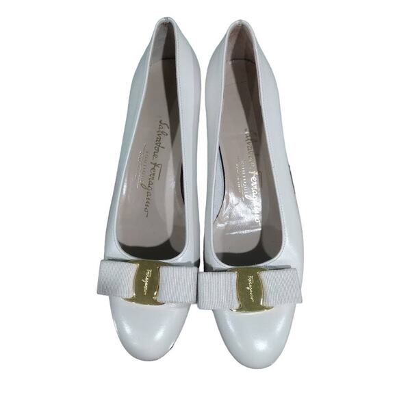 Salvatore Ferragamo Cream Leather Iconic Vara Pumps, Size 6 - Picture 1 of 7